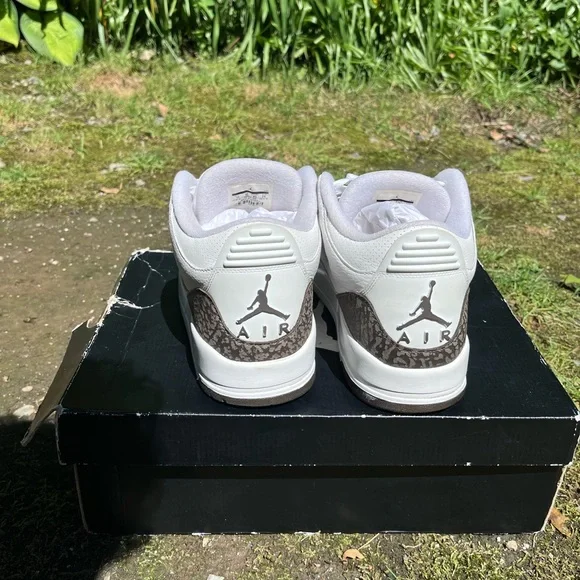 JORDAN RETRO “MOCHA” 2018 SIZE 11